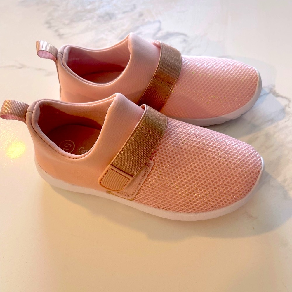 Cat and Jack Girl runner Shoes size 10
